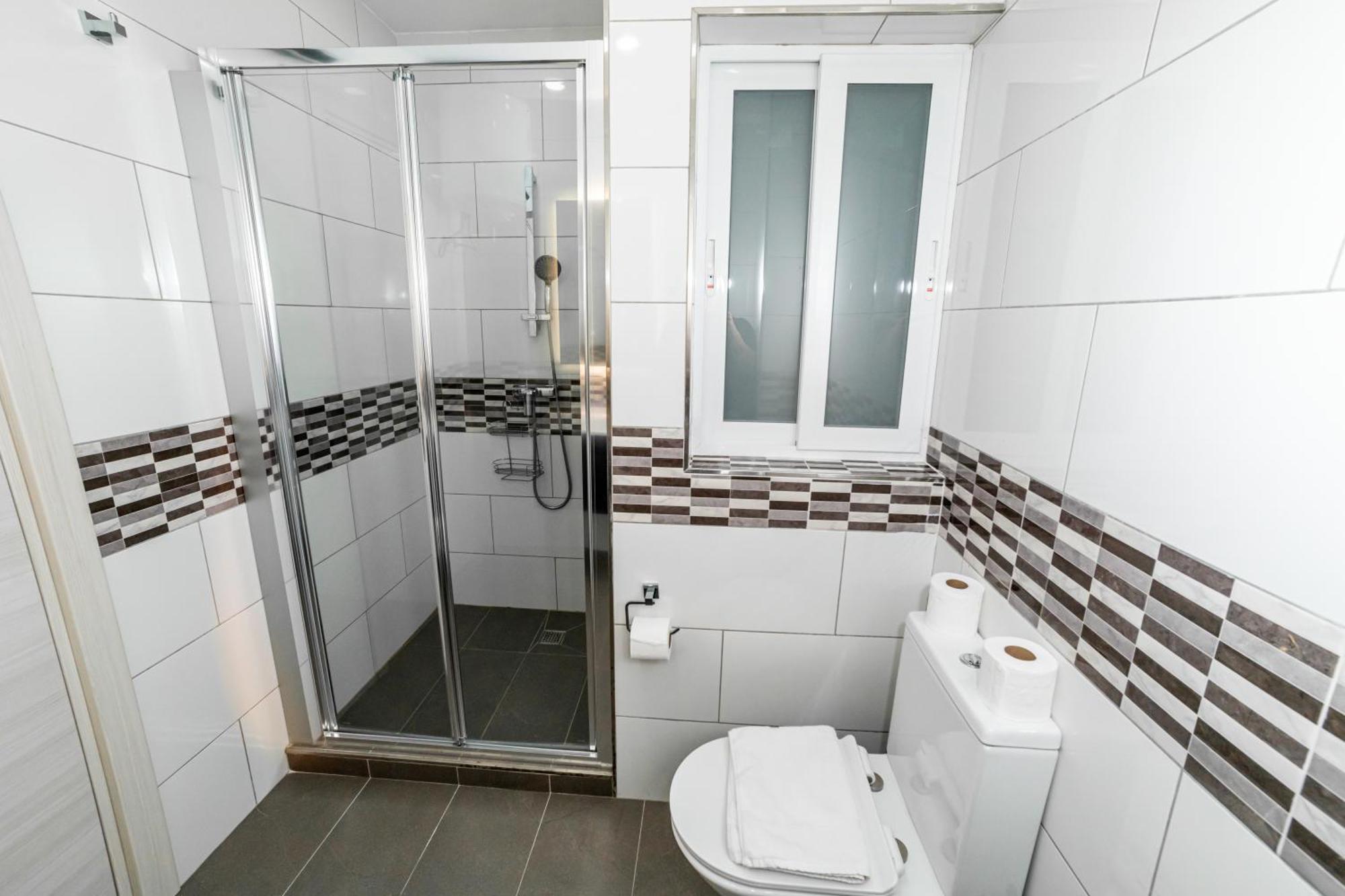 Sea Breeze, Spacious 2-Bedroom Lux Seaside Apartments St. Paul's Bay Exterior foto