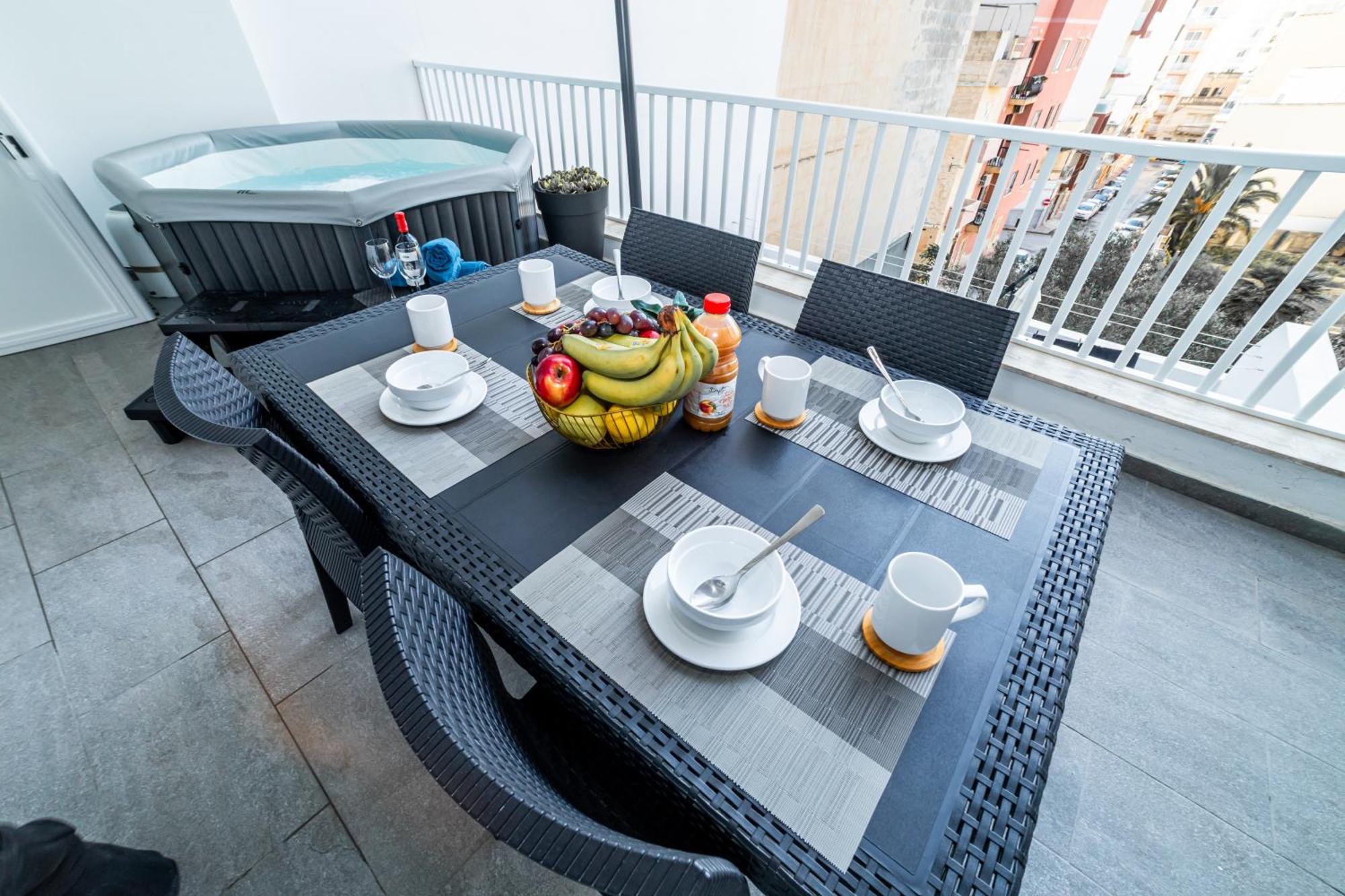 Sea Breeze, Spacious 2-Bedroom Lux Seaside Apartments St. Paul's Bay Exterior foto
